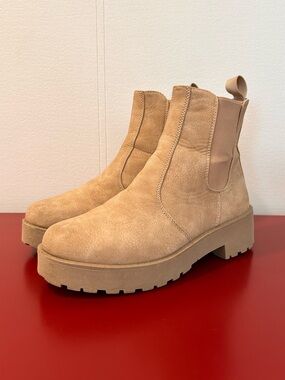 Dirty Laundry Women’s  Margo Chelsea Booties Size 9.5